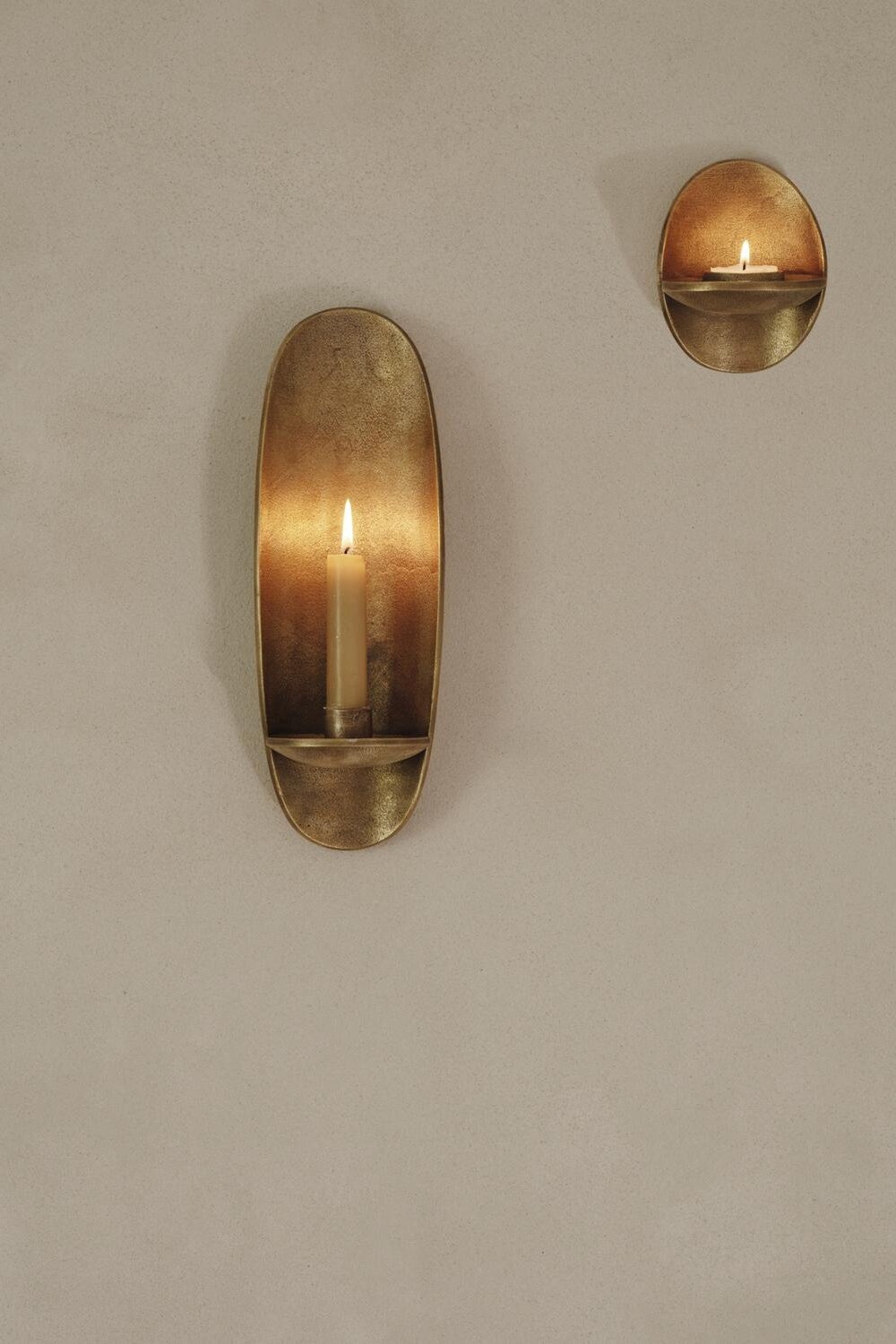 Agapé fyrfads væglysestage - Brass finish